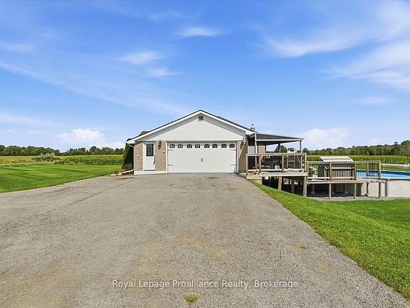 3rd image of 305 Valley Rd