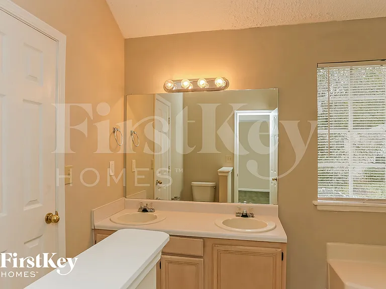 993 Cherry Laurel Dr — Photo 11