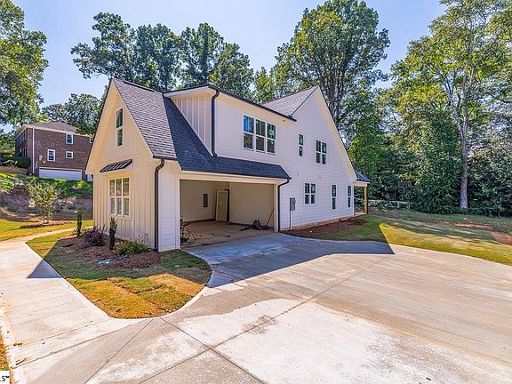 2nd image of 17 Sugarberry Dr