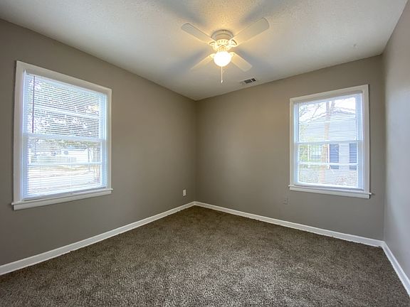 5th image of 4028 Truman Ave