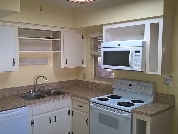 4th image of 2919 Formosa Ave