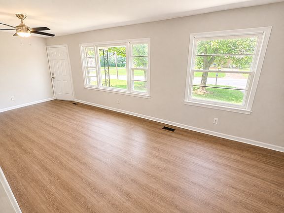 3rd image of 602 Austin Dr NW