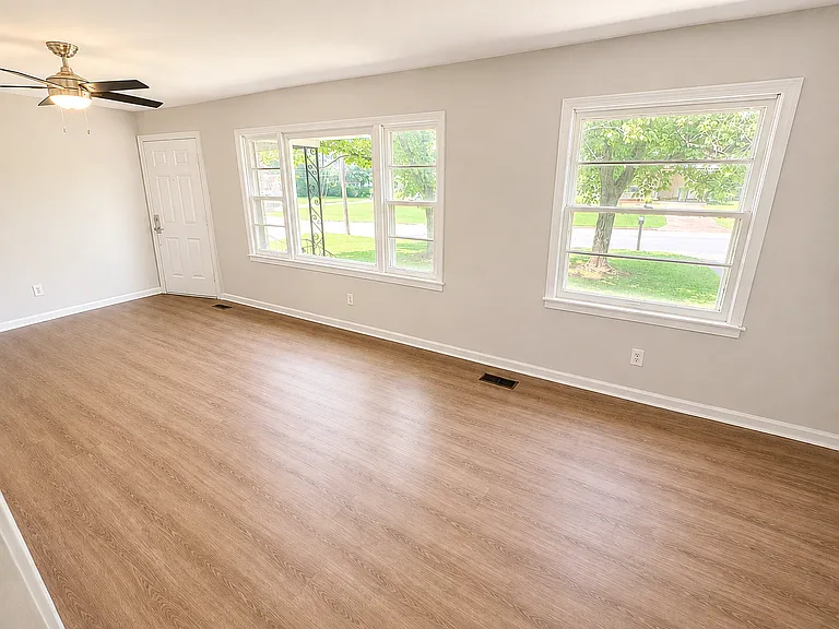 602 Austin Dr NW — Photo 3