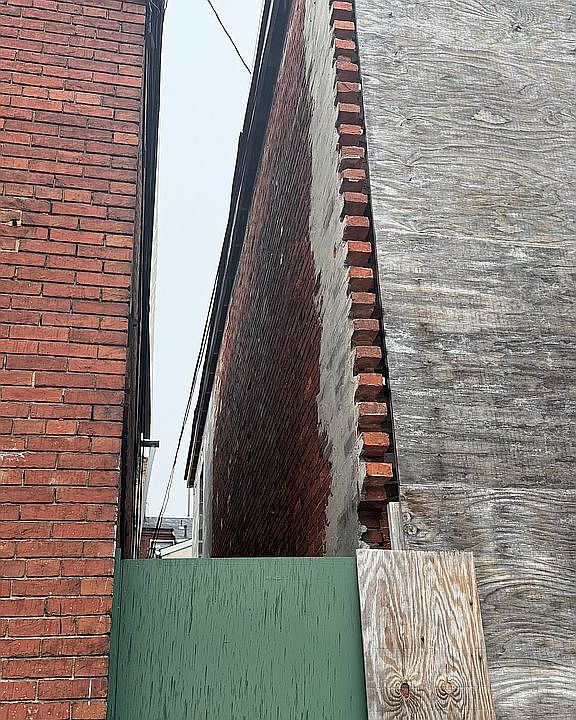 2nd image of 856 Lemmon St