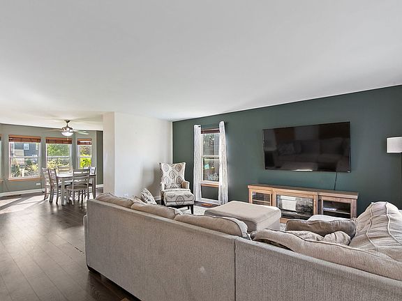 3rd image of 3202 Brookside Way