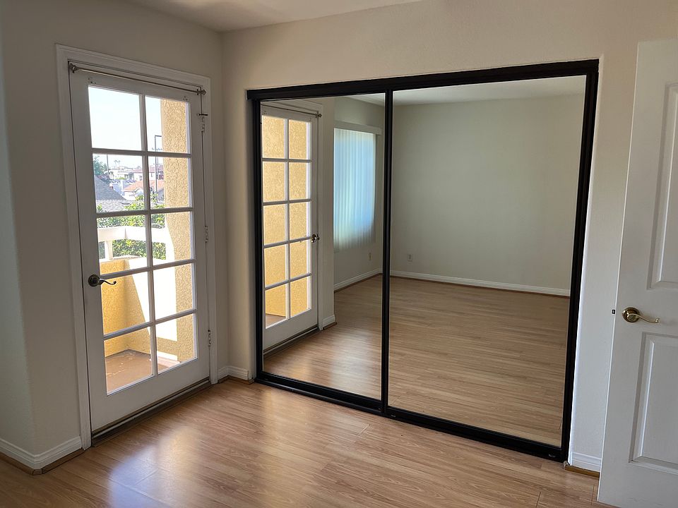 2nd image of 458 W Wilson Ave