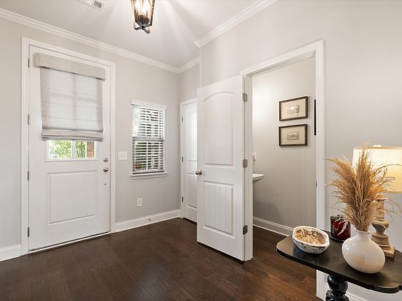 4th image of 3037 Sassafras Ln