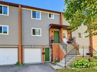 415 Bairstow Cres #4, Waterloo, ON N2K2H7