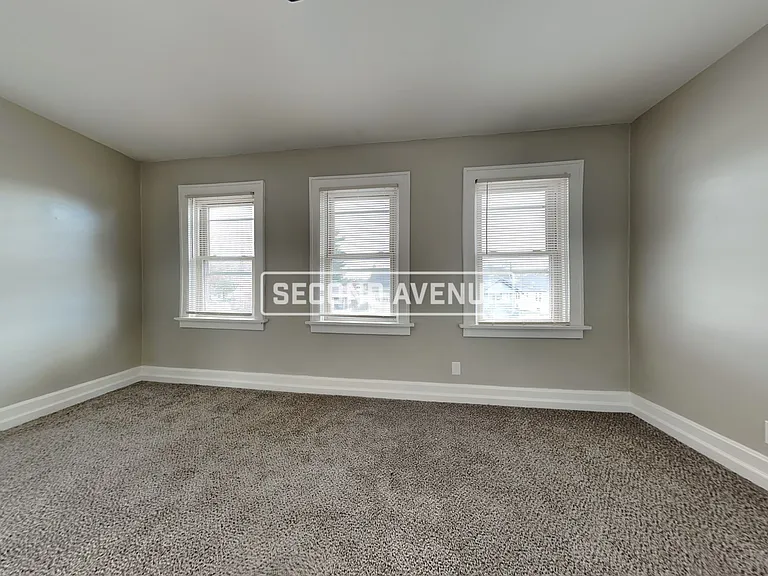 1804 Waltham Ave — Photo 8