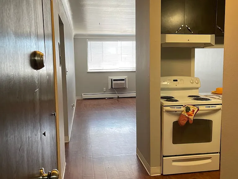 Harvin Apartments — Photo 19