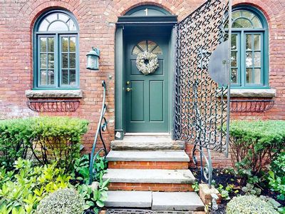 1 Tower Mews, Oakdale, NY, 11769