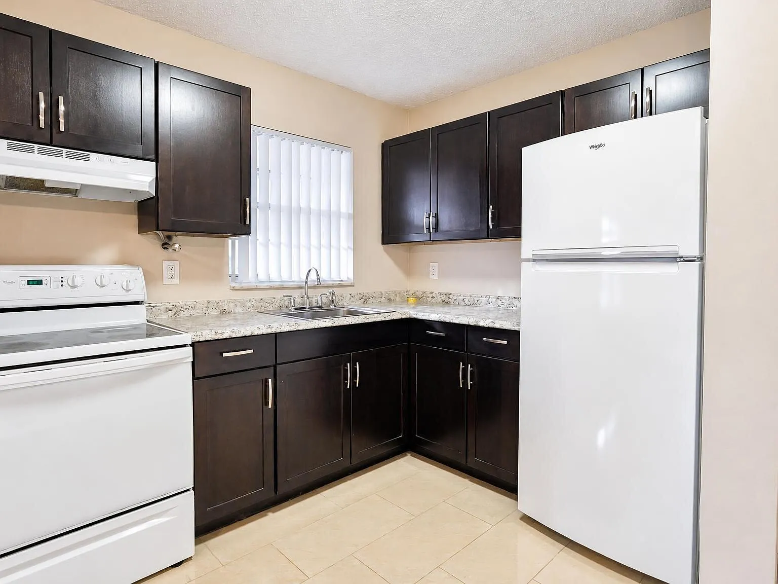 2 bed, 1.0 bath, 630 sqft, $1,750 — Photo 4