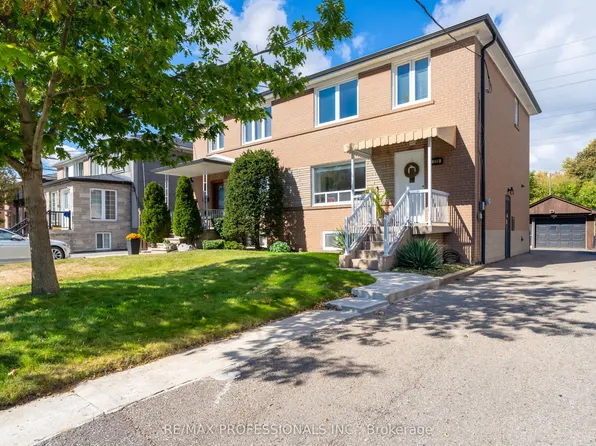 228 Eileen Ave, Toronto, ON M6N 1W1