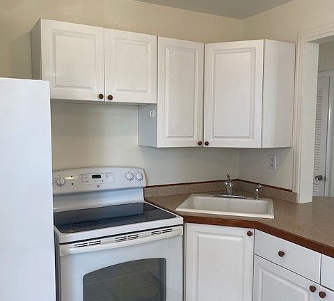 5th image of 1721 Josephine St #B