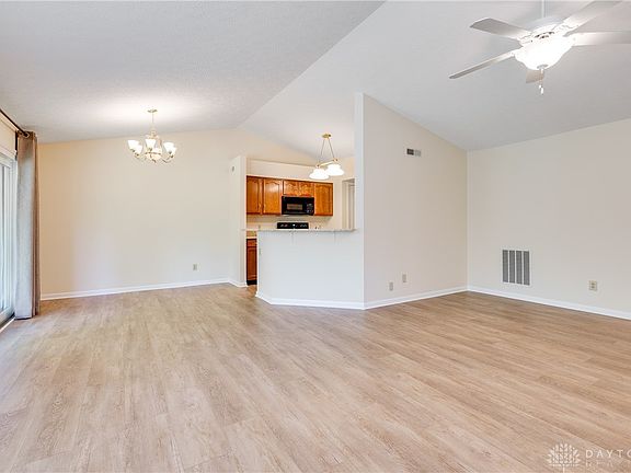 4th image of 4370 N Point Ct APT 302