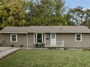 422 E Angus St, Independence, MO 64055