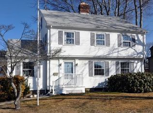 31 Admiral Kalbfus Rd, Newport, RI 02840