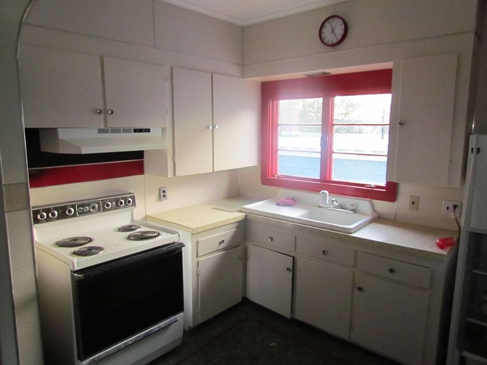 2nd image of 87 Wood St #3