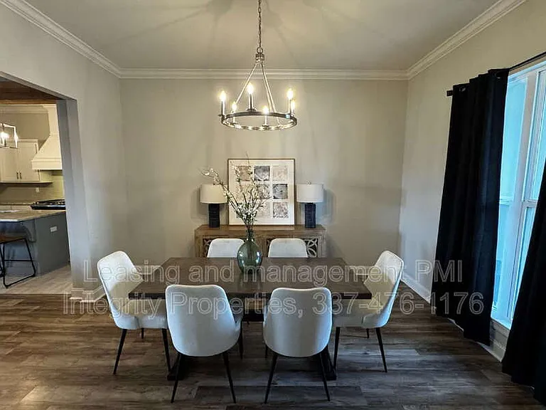 200 Tennyson Dr — Photo 3