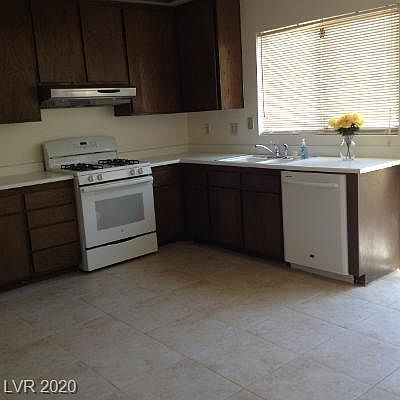 5th image of 7271 Mountain Moss Dr