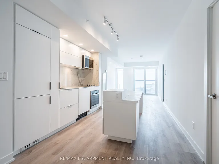 370 Martha St #309 — Photo 6