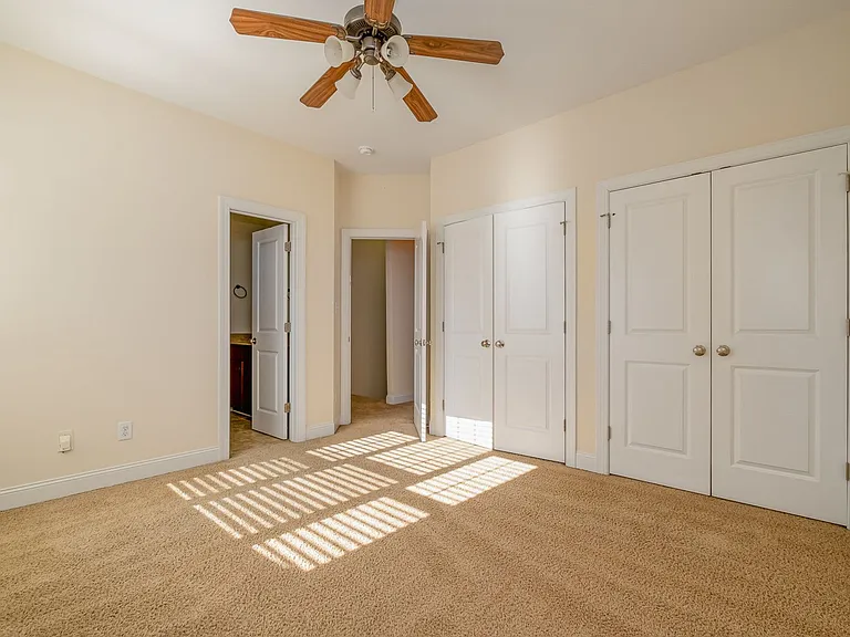 319 Woodvale Pl — Photo 10