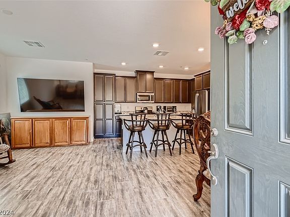 5th image of 20 Barbara Ln #32
