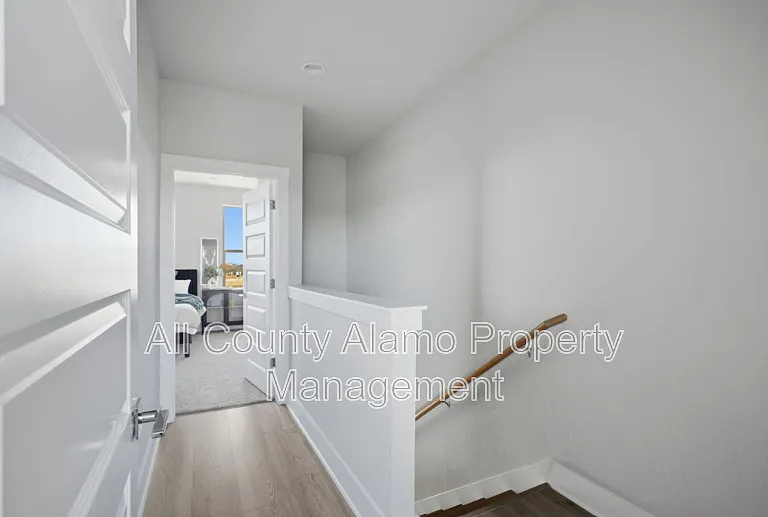 7930 Kennedy Hl — Photo 16