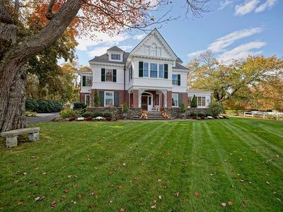 12 Willow Avenue, North Hampton, NH, 03862