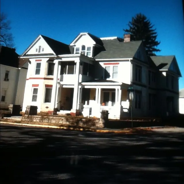 Building Photo 3