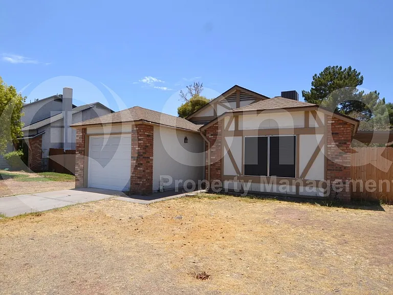 3272 N Ash Cir — Photo 2