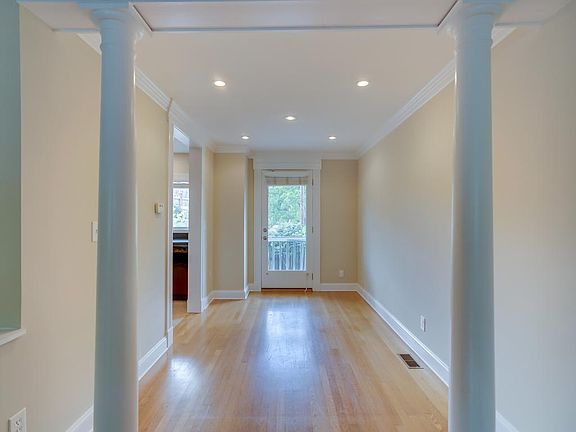 5th image of 1116 Colonial Ave