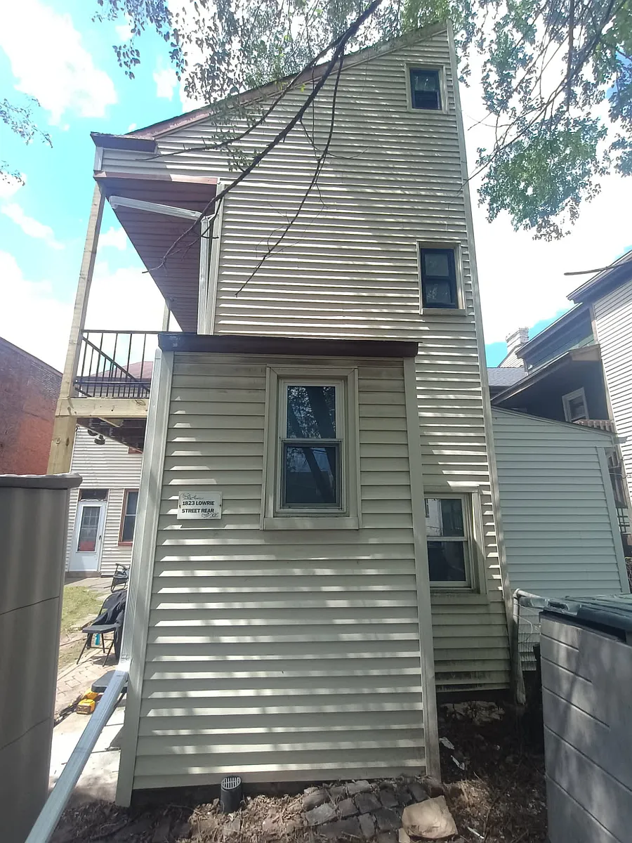 Building Photo - 1823 Lowrie St