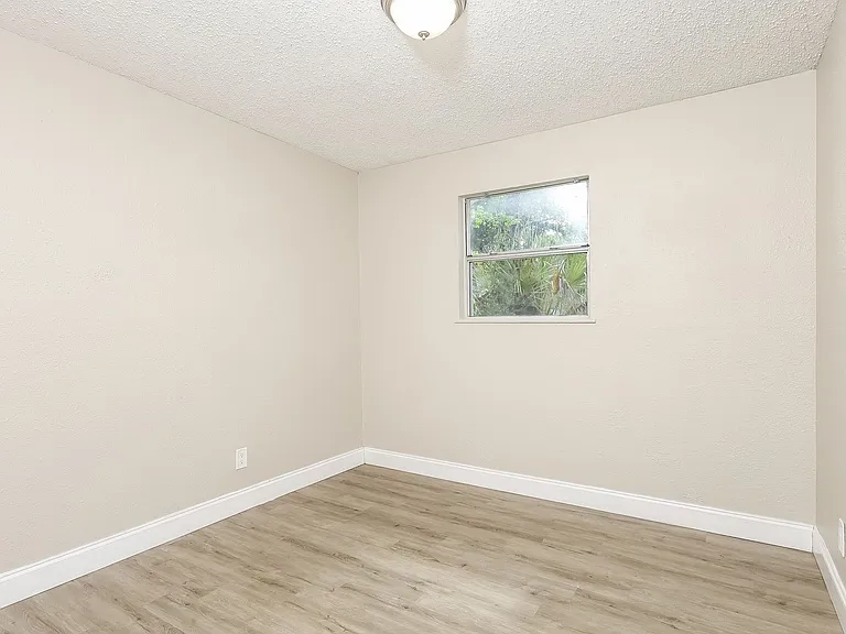 6813 Tinkerbell Ln — Photo 10