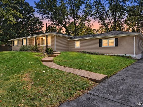 2nd image of 10904 Ridgecrest Dr