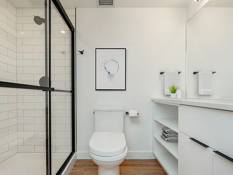 100 Alexander Ave — Photo 13