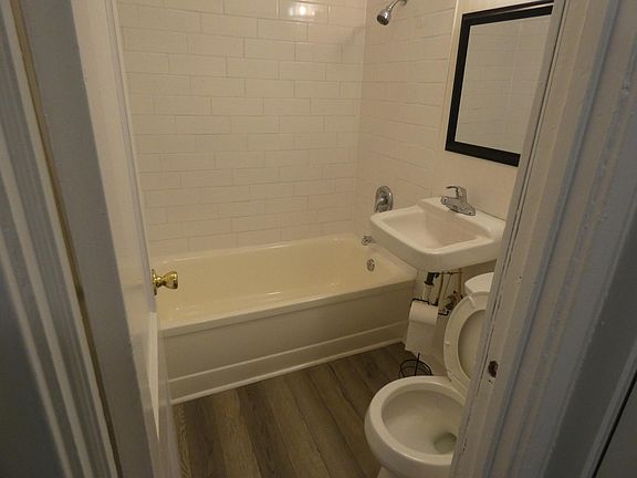 4th image of 310 Marshall St
