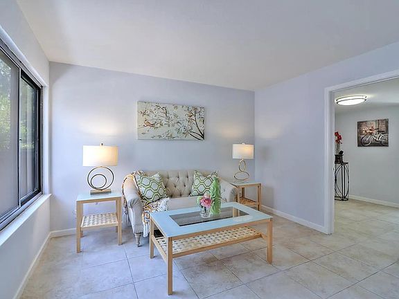 3rd image of 891 Beaver Creek Way