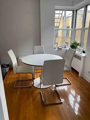 Rented by R New York | media 7