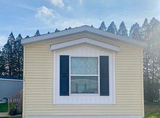 1800 W Main St #15, Lowell, MI 49331