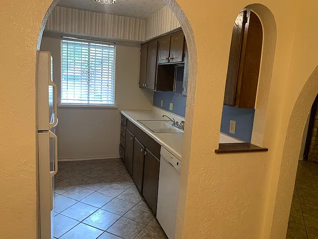 1221 Willow Wood Ct — Photo 11