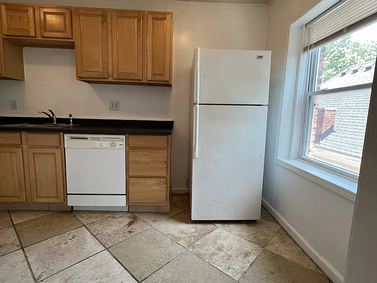 3401 Central St #302 — Photo 4