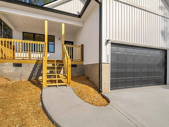 2nd image of 3330 Crow Rd