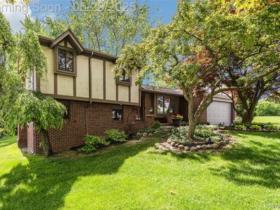 20355 Rippling Ln, Northville, MI, 48167