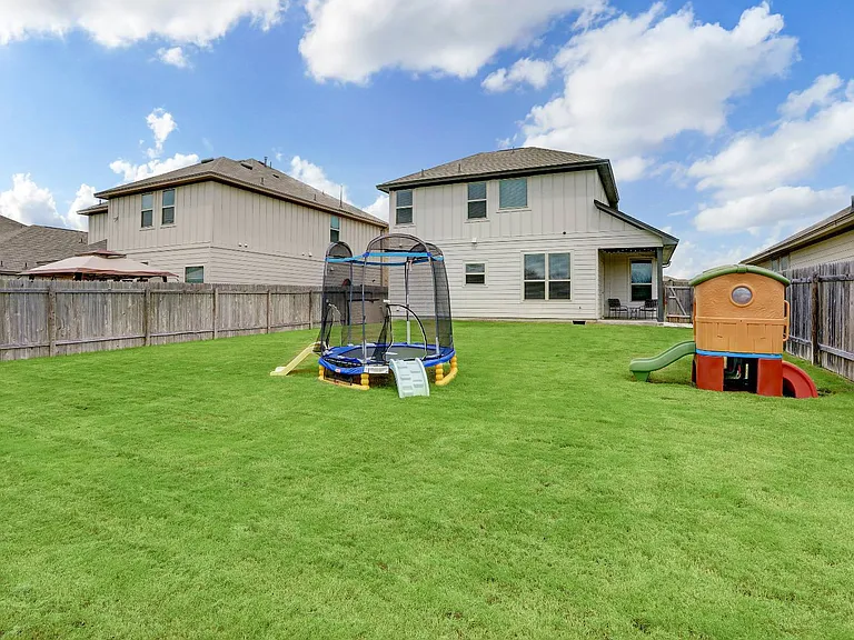 5687 Heron Dr — Photo 19