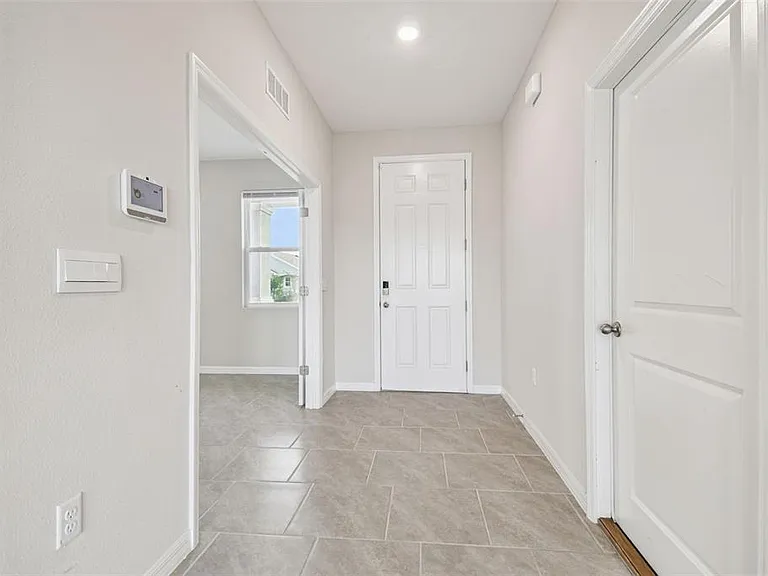 3827 Sunny Spring St — Photo 5