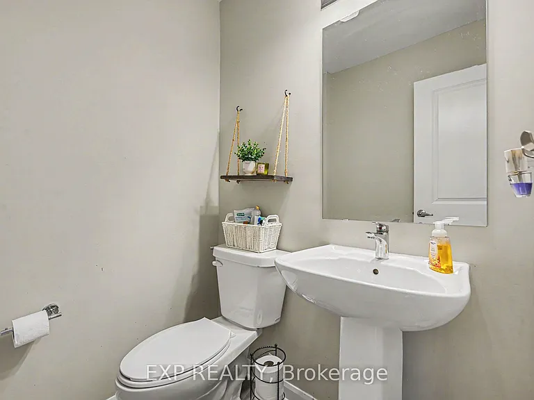 92 Gardenpost Ter — Photo 13