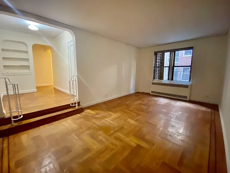 729 W 186th St #2D — Photo 5
