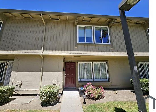 2nd image of 1492 Carmen Ct