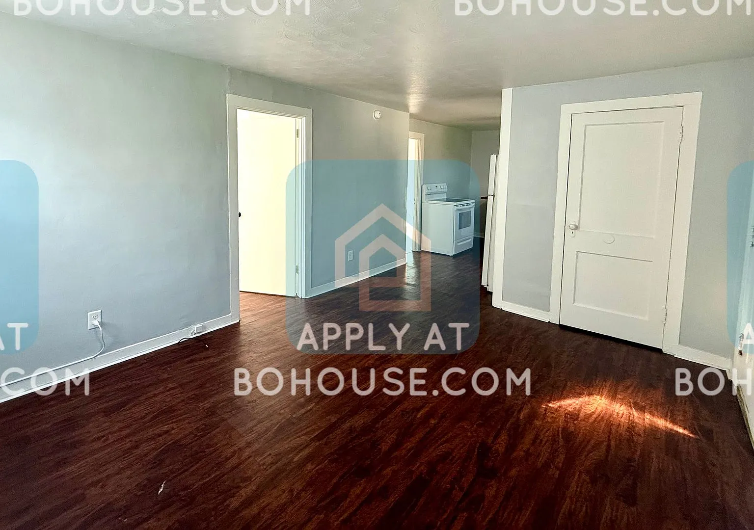 3014 McArthur — Photo 3
